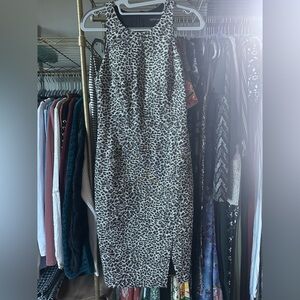 Banana Republic Size 4 Silver Metallic Snow Leopard Print BiStretch Sheath Dress
